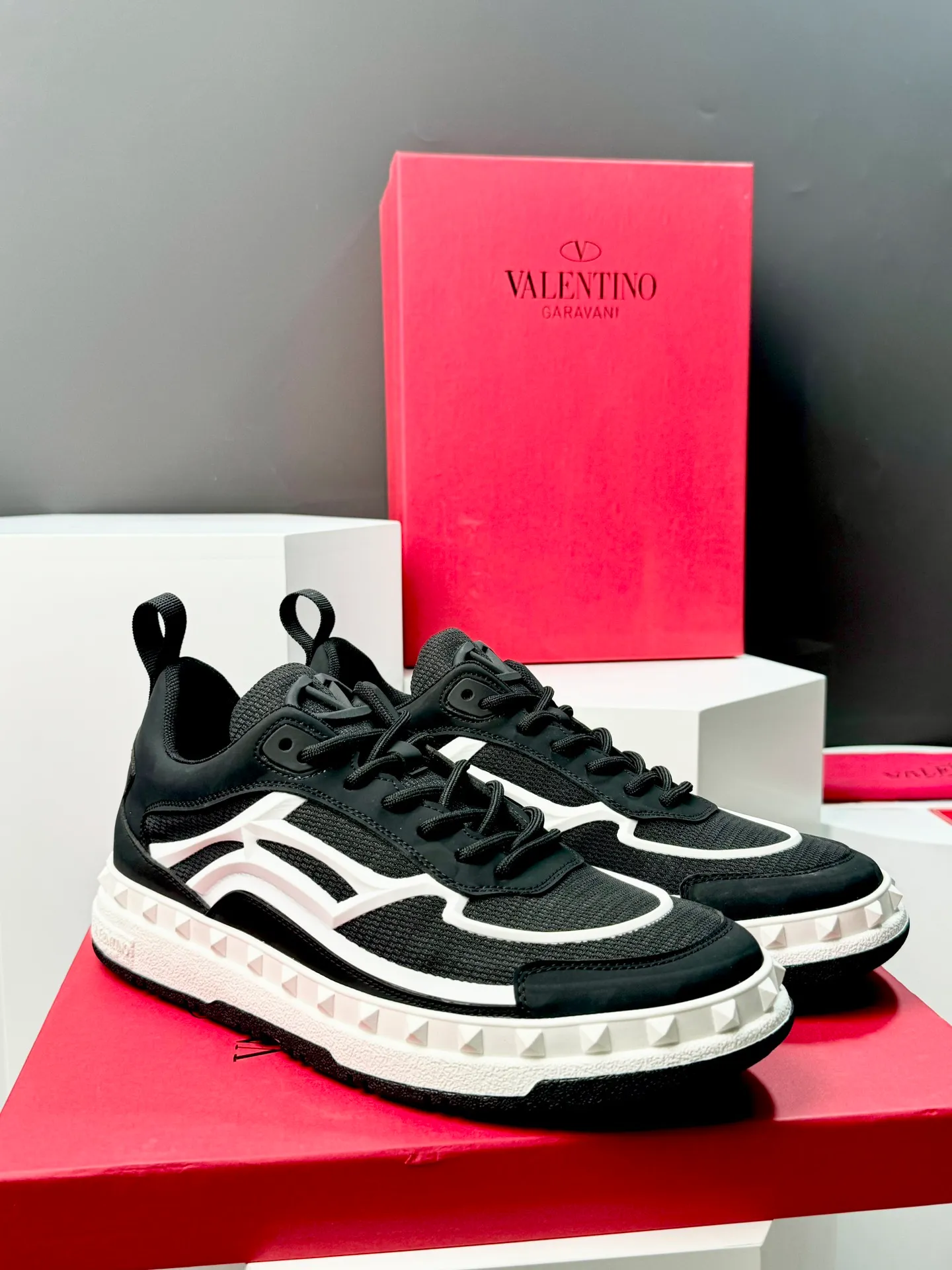 Men's shoes 💰440 Valentino "VALENTINO" hot sale ❤️ Counters ship at the same time 1:1 👏 Imported cowhide + mesh lining 🐂 Couple's casual fashion sneakers, exquisite workmanship, original original outsole 38-44 (45 customized, non-refundable)